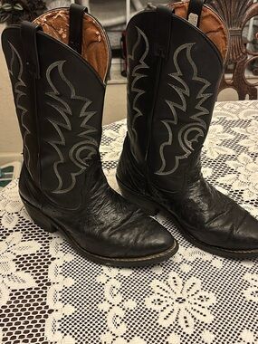 Classic Men’s Black Western Cowboy Boots